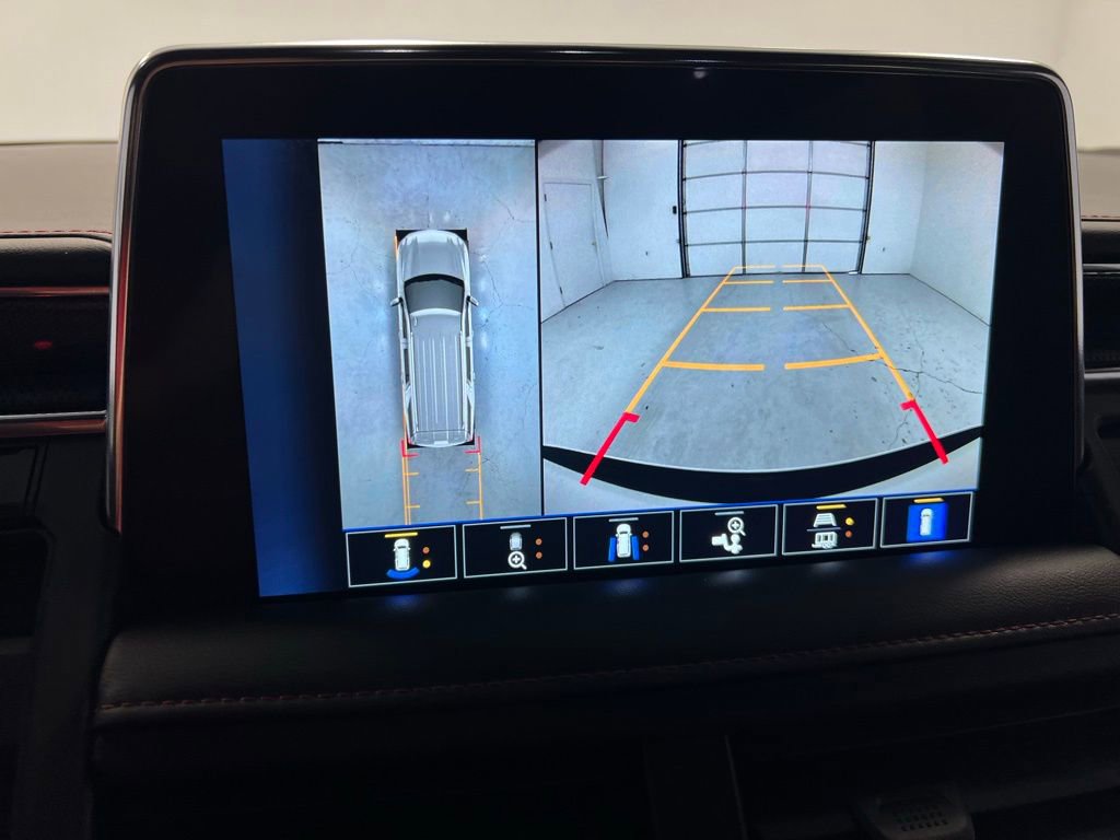 Used 2022 Chevrolet Suburban RST w/ Sport Performance Package image 22