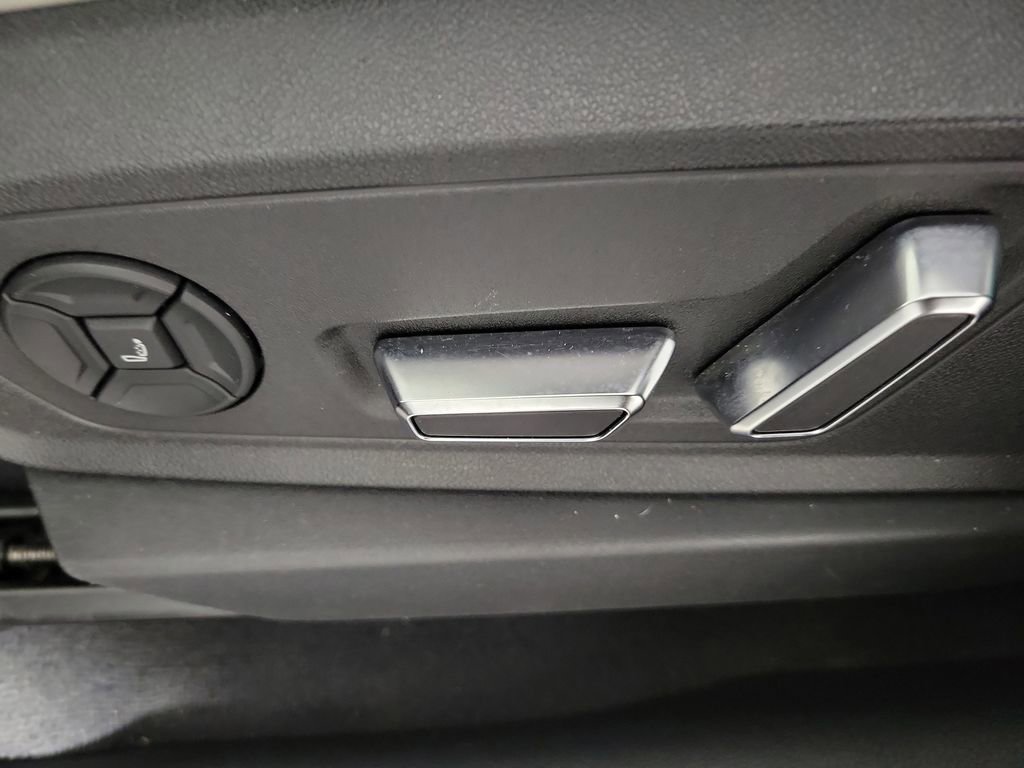 Used 2024 Audi Q8 e-tron Prestige w/ Prestige Package image 21