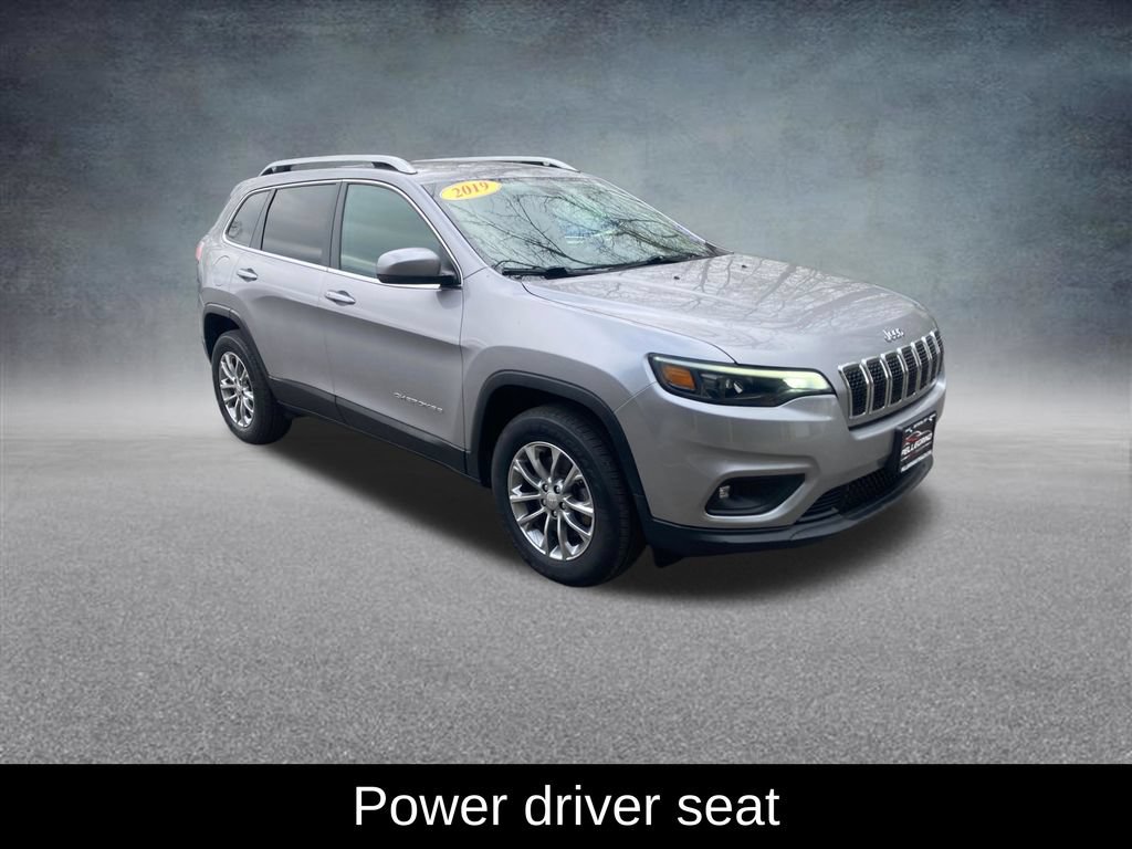 Used 2019 Jeep Cherokee Latitude Plus w/ Cold Weather Group AWD/4WD image 9