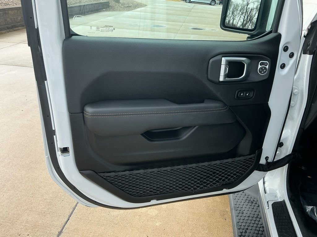 Used 2023 Jeep Wrangler Altitude image 7