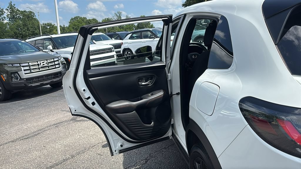 Used 2024 Honda HR-V Sport image 27