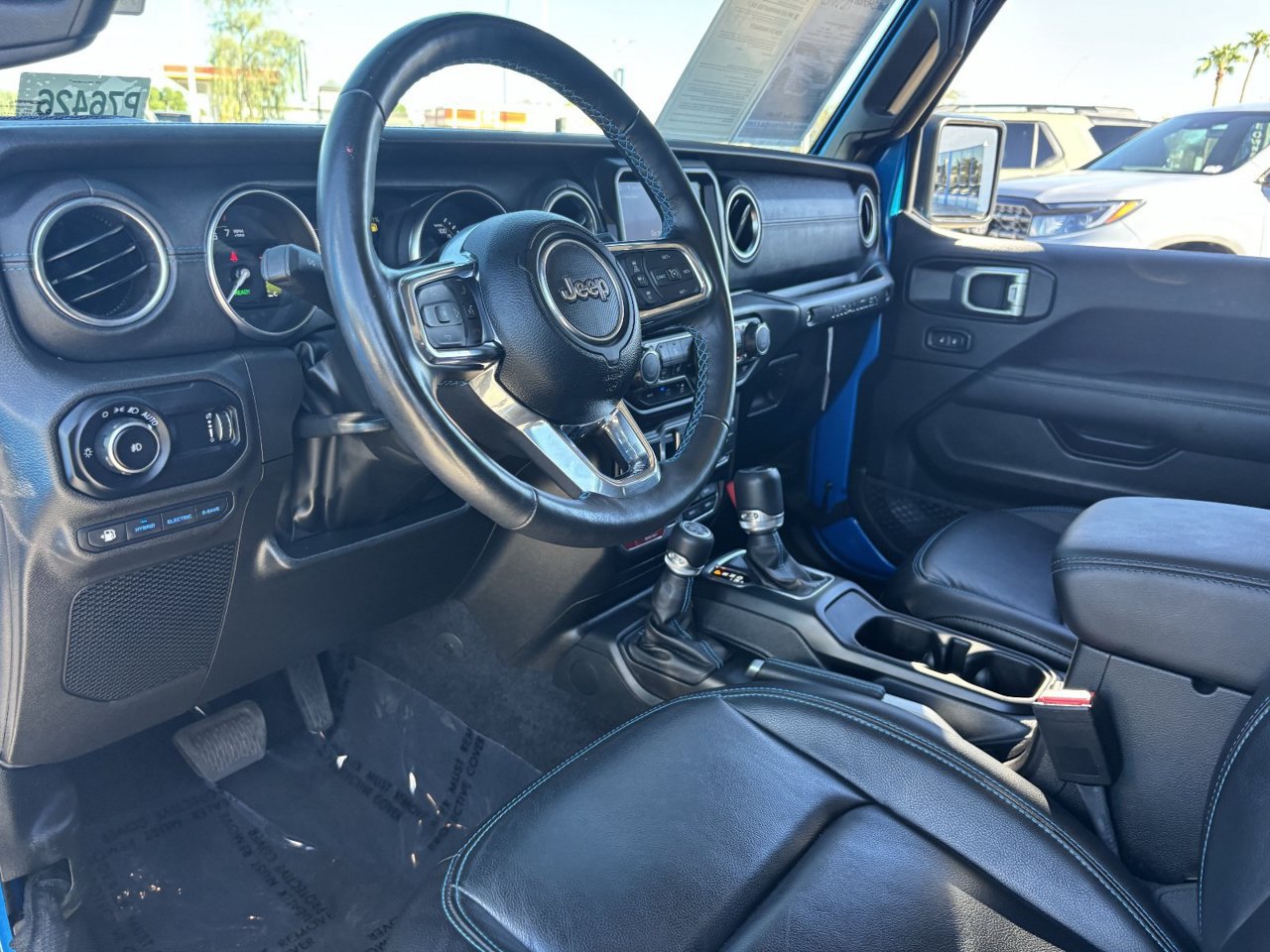 Used 2023 Jeep Wrangler Unlimited Rubicon 4xe w/ Steel Bumper Group AWD/4WD image 17