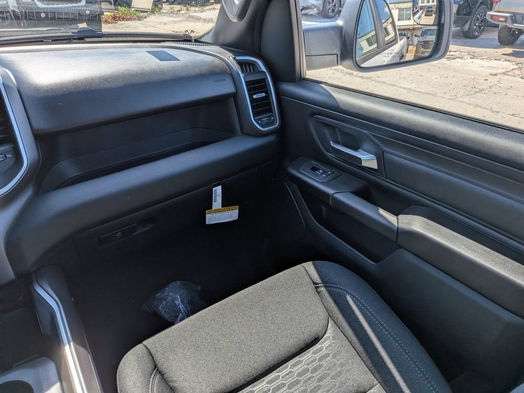 New 2026 RAM 1500 Express AWD/4WD image 16