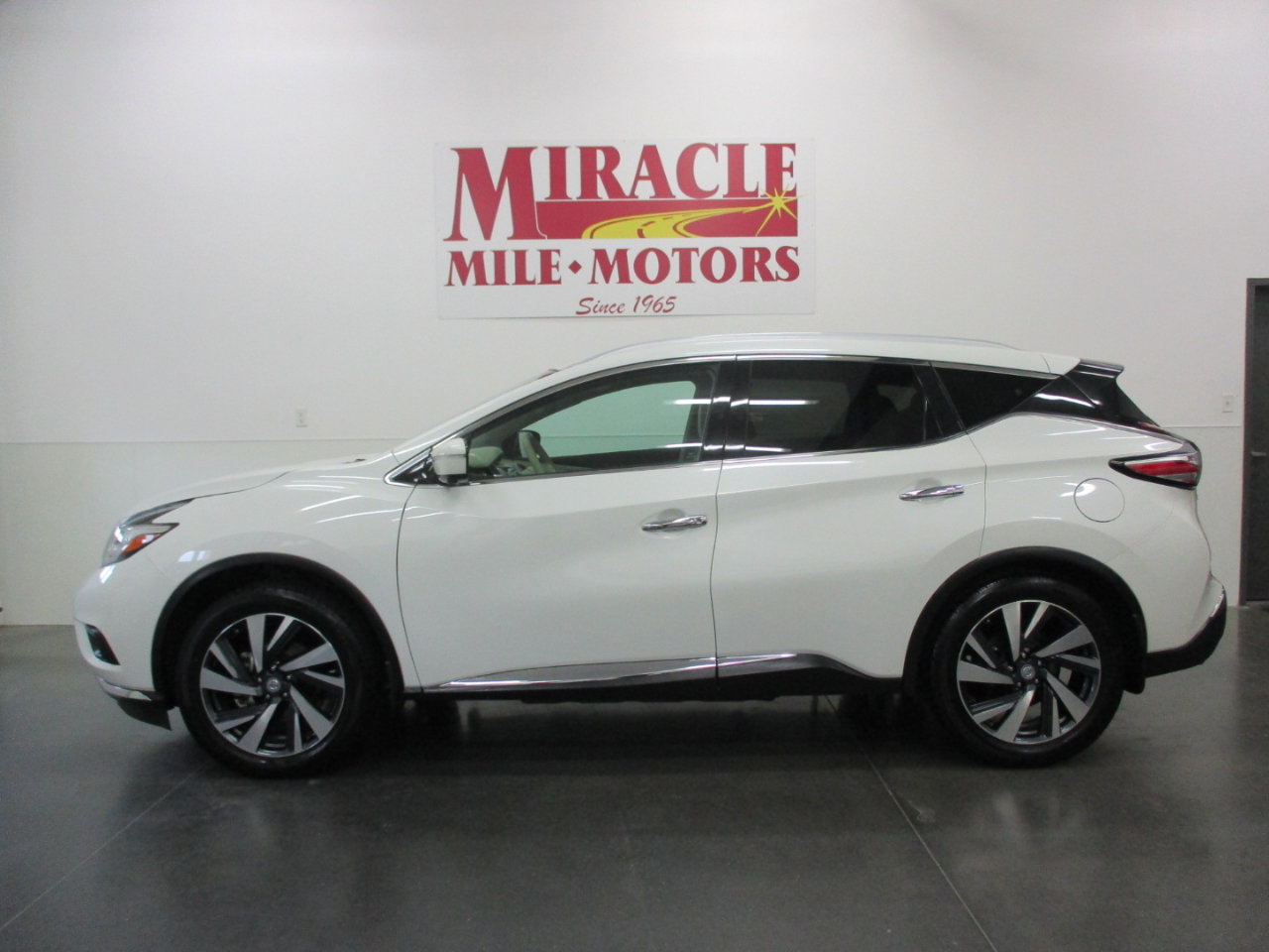 Used 2015 Nissan Murano Platinum w/ Platinum Technology Package image 2
