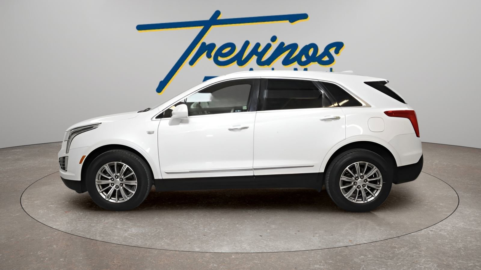 Used 2017 Cadillac XT5 Luxury w/ Driver Awareness Package image 11