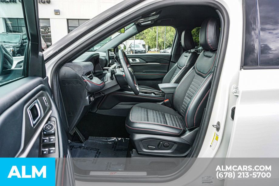 Used 2025 Ford Explorer ST-Line AWD/4WD image 19