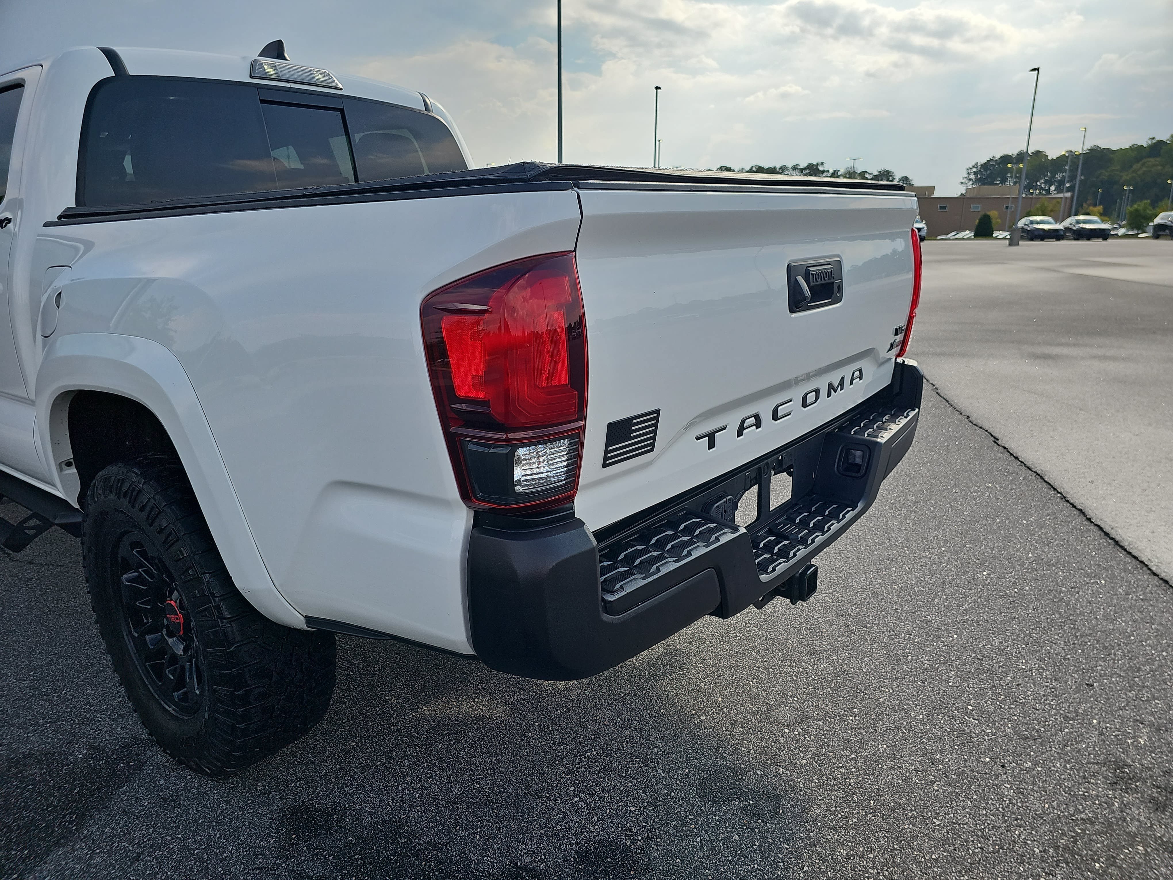 Used 2021 Toyota Tacoma SR5 RWD image 34