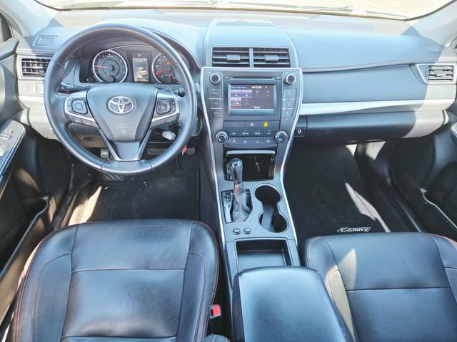 Used 2015 Toyota Camry SE image 10