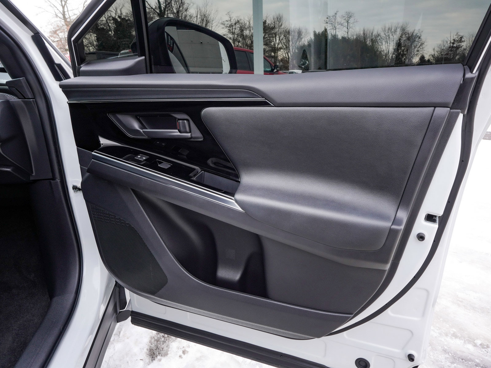 Used 2023 Toyota bZ4X Limited image 14