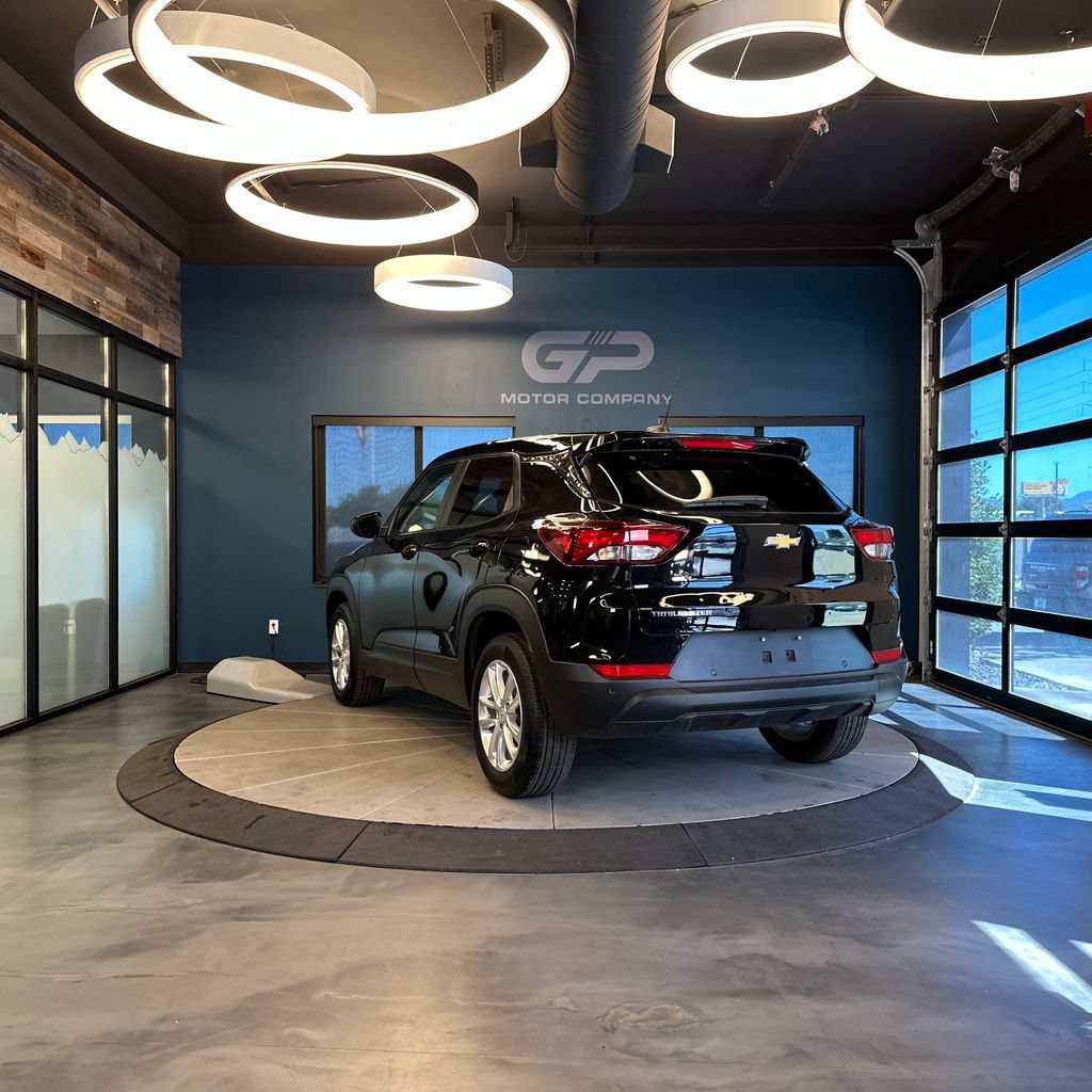 Used 2024 Chevrolet TrailBlazer LS w/ LS Convenience Package FWD image 5