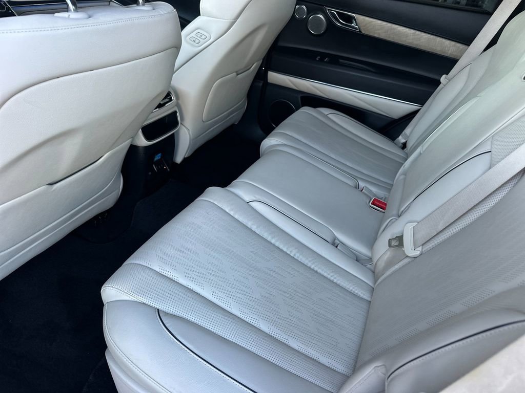 Used 2023 Genesis GV80 2.5T w/ Advanced Package image 12