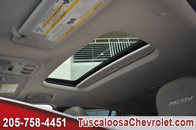Used 2024 Chevrolet Trax ACTIV w/ Sunroof Package FWD image 22