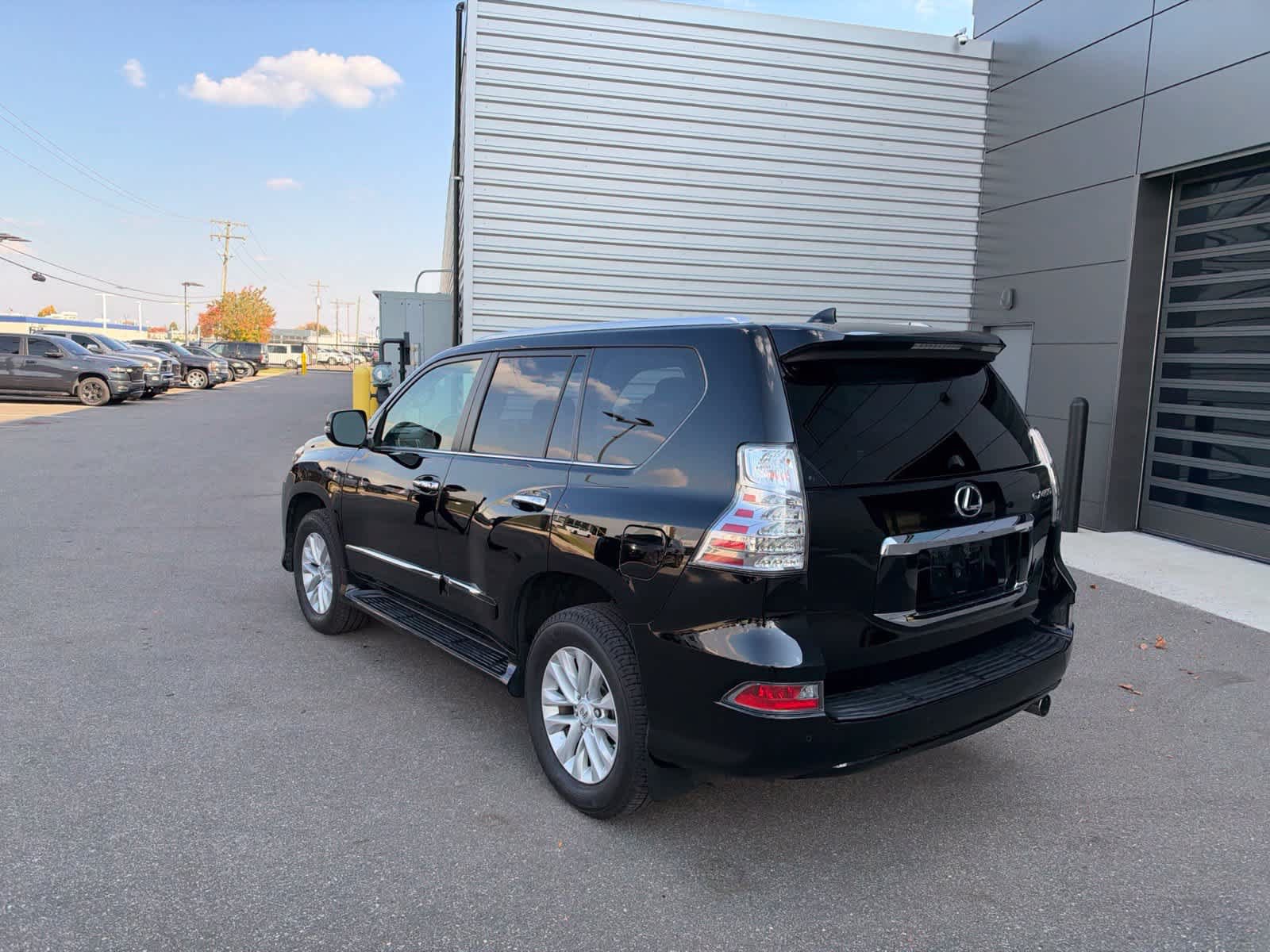 Used 2019 Lexus GX 460 Premium AWD/4WD image 3