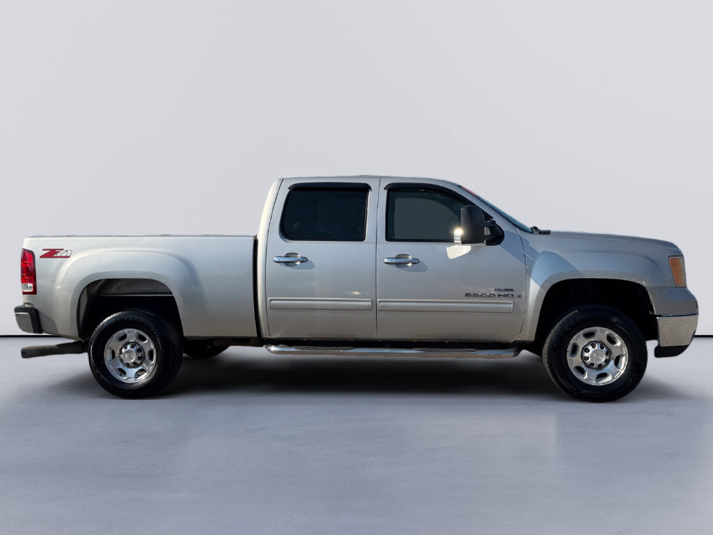 Used 2007 GMC Sierra 2500 SLT w/ Entertainment Package RWD image 2