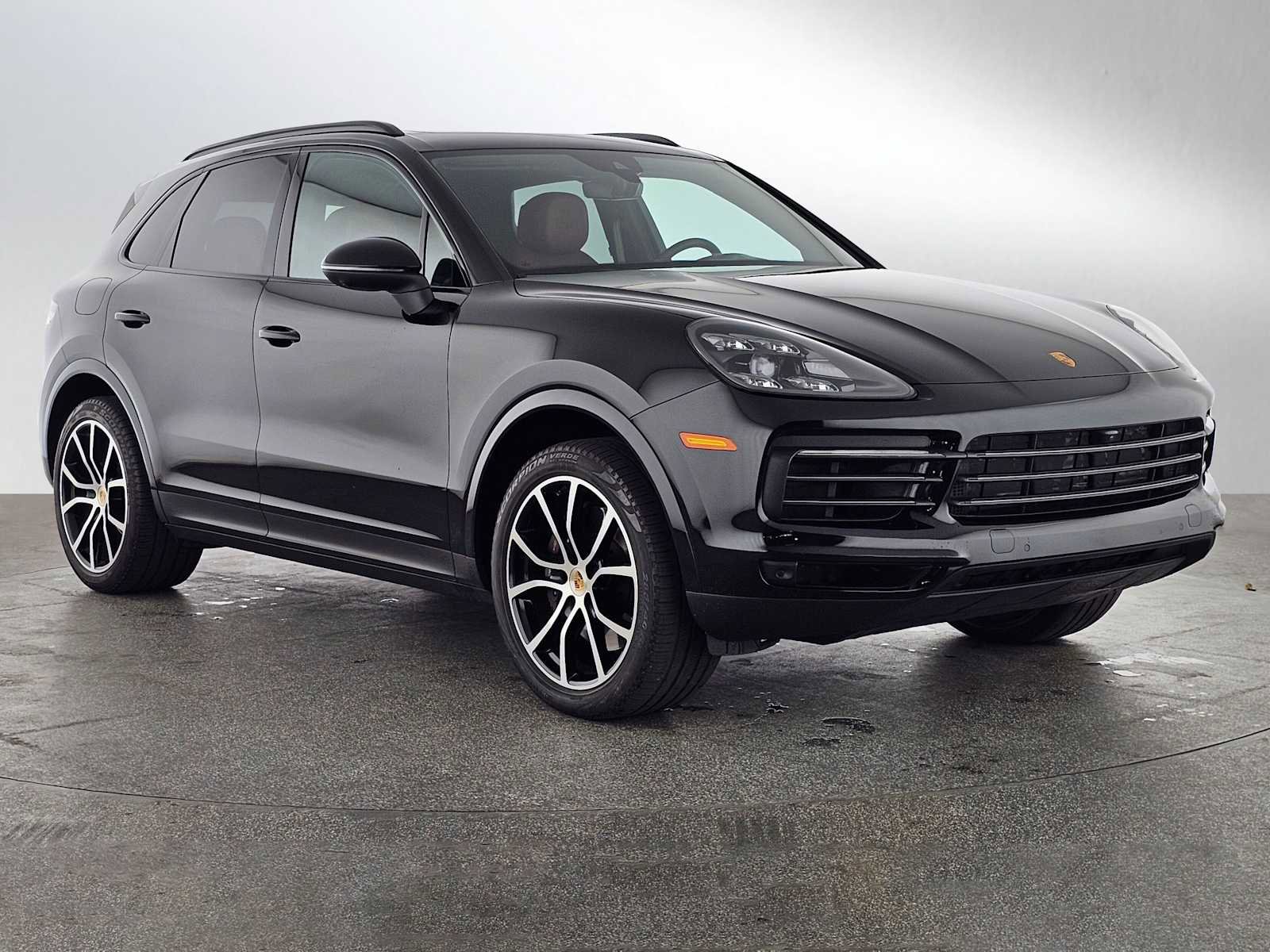 Used 2022 Porsche Cayenne Platinum Edition image 7