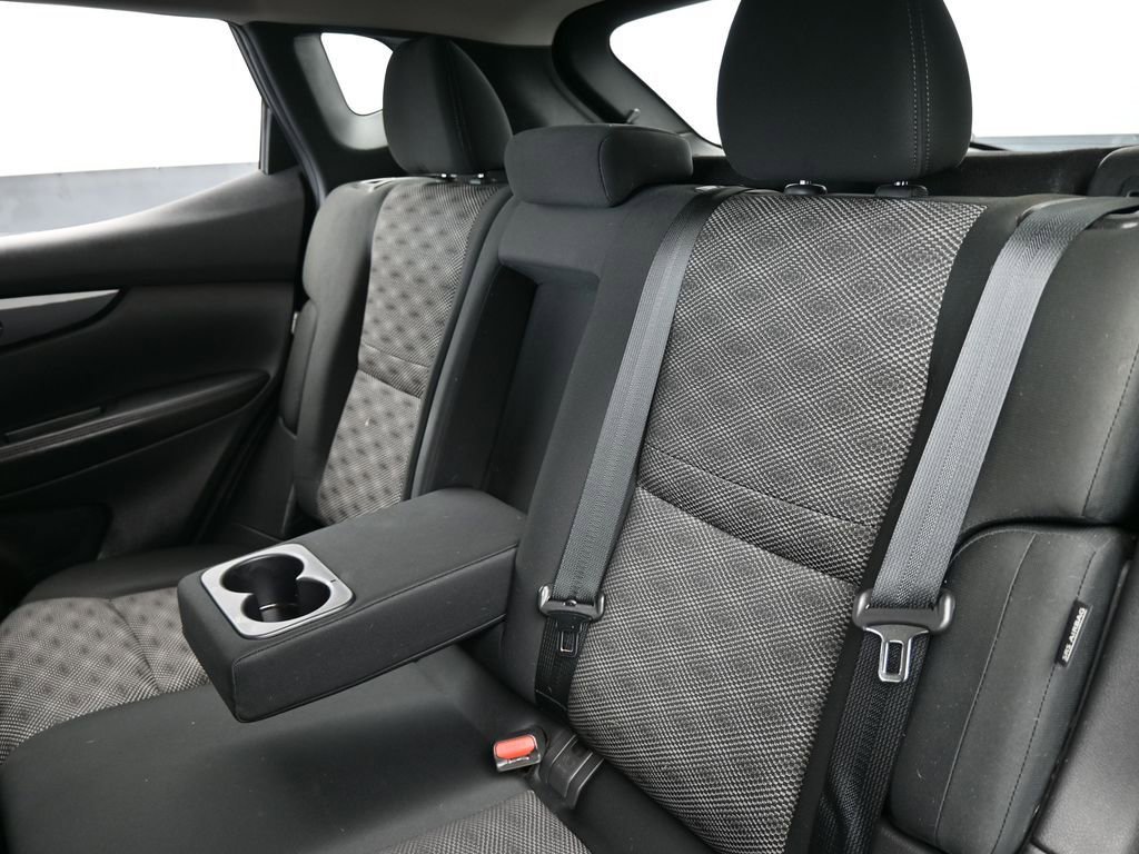 Used 2021 Nissan Rogue Sport SV image 29