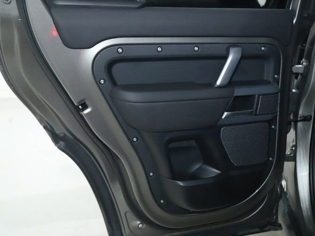 Certified 2024 Land Rover Defender 110 X-Dynamic SE image 33