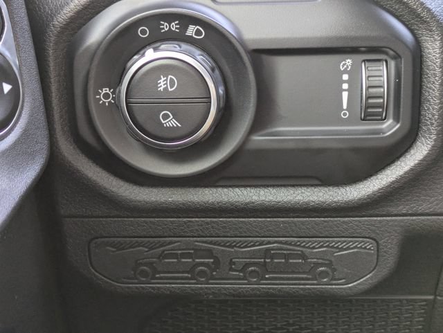 Certified 2025 Jeep Gladiator Sport AWD/4WD image 14