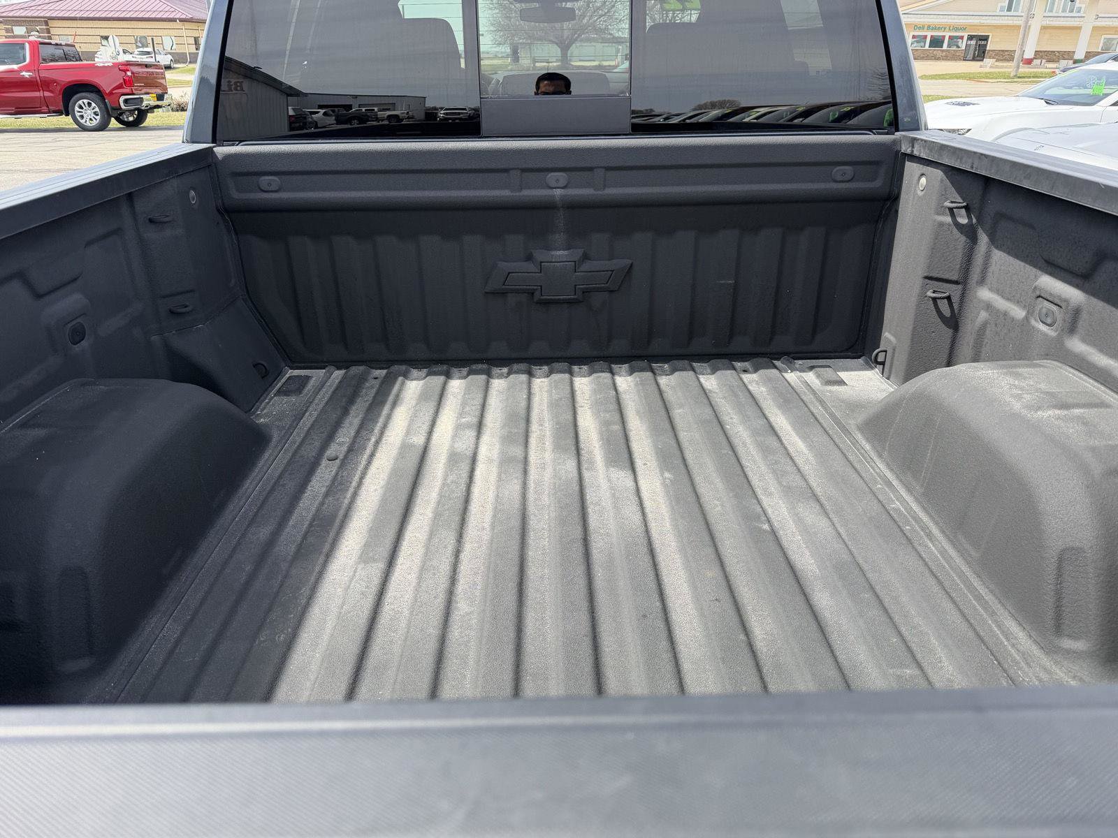 Used 2022 Chevrolet Silverado 1500 LT image 6