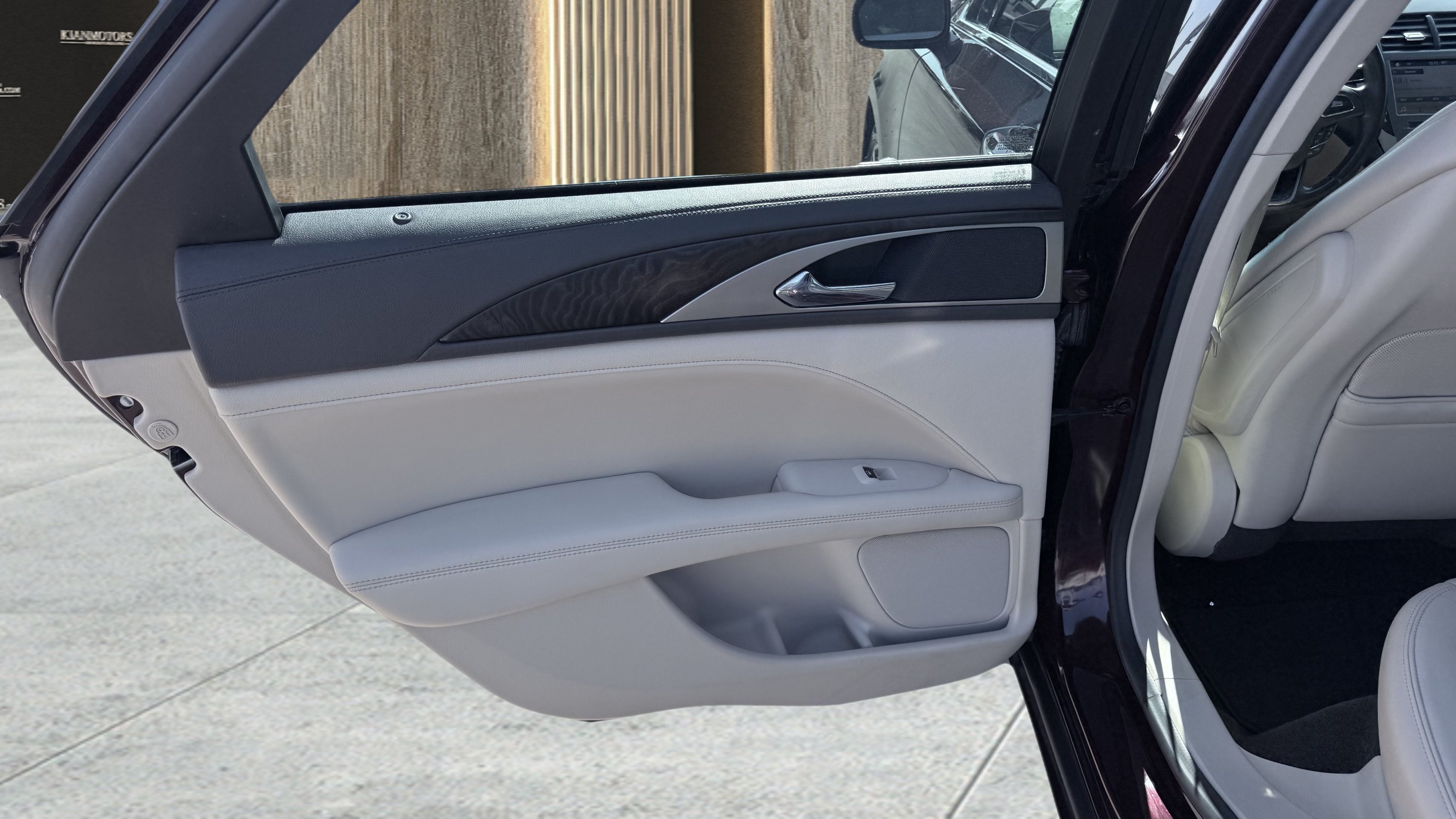 Used 2017 Lincoln MKZ Reserve FWD image 21
