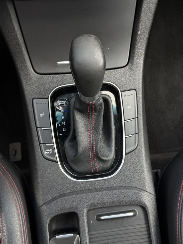 Used 2018 Hyundai Elantra GT Sport FWD image 9