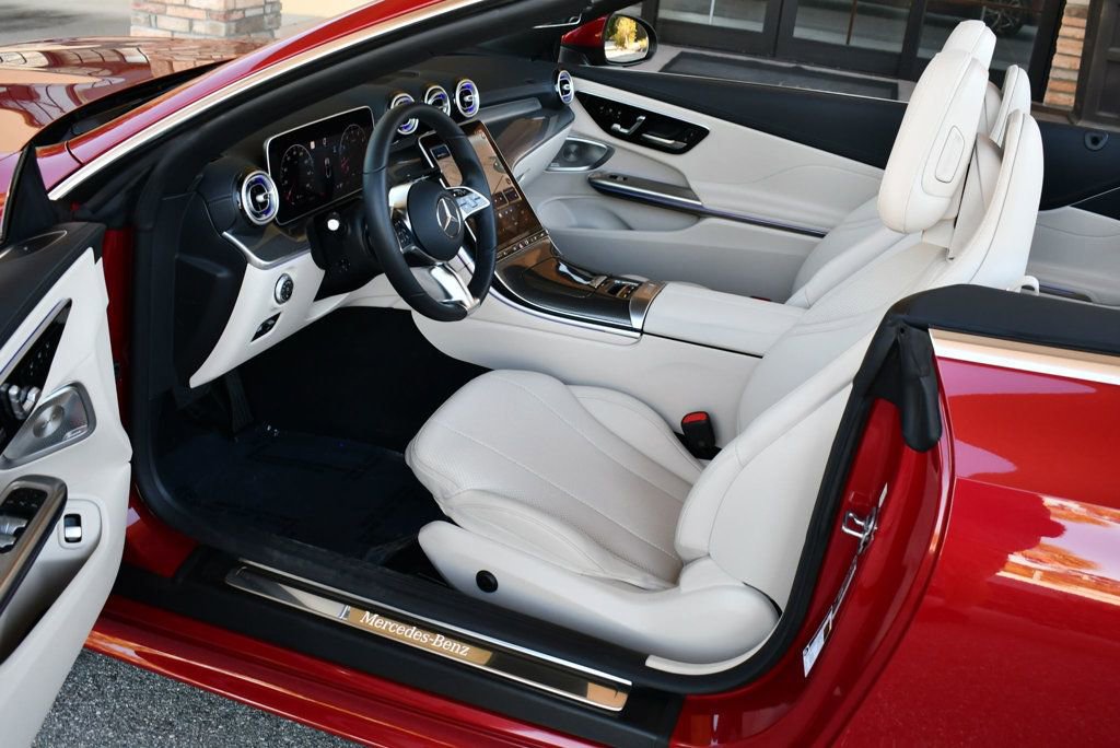 Used 2024 Mercedes-Benz CLE 300 4MATIC Cabriolet image 60