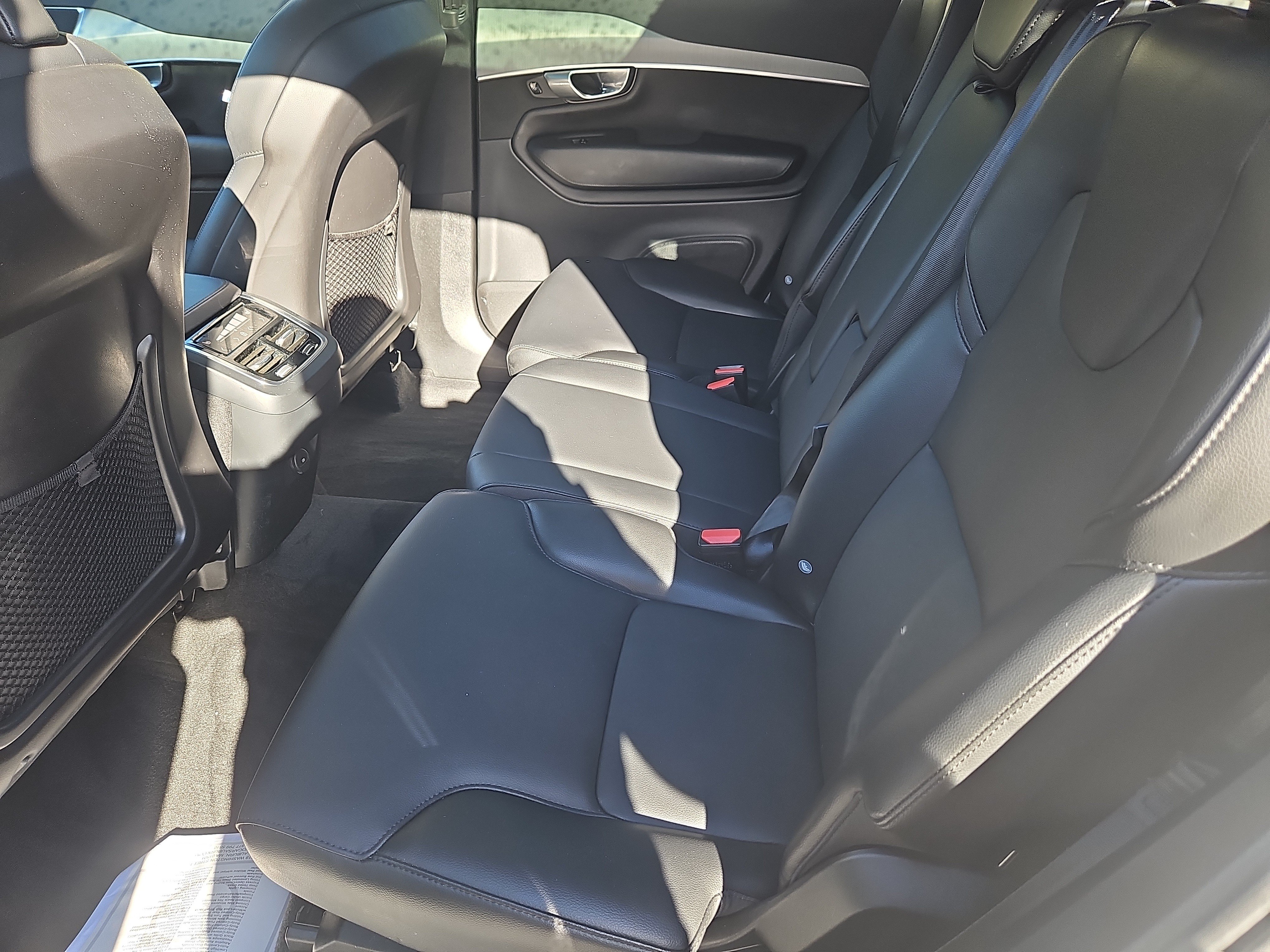 Used 2024 Volvo XC90 B5 Core w/ Climate Package AWD/4WD image 33