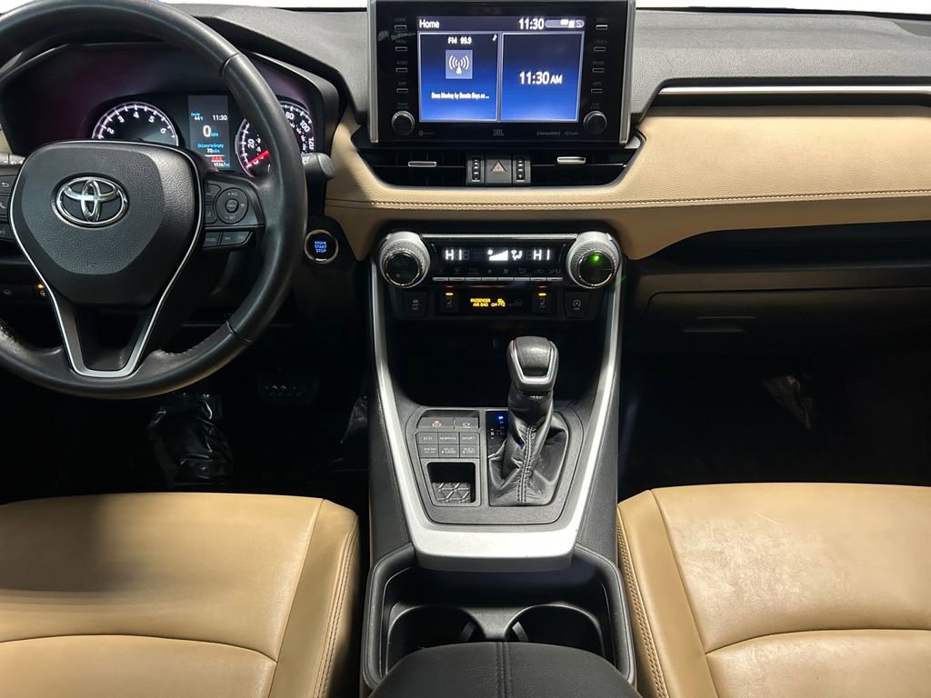 Used 2020 Toyota RAV4 XLE Premium image 13
