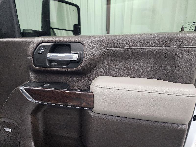 Used 2022 GMC Sierra 3500 SLT w/ SLT Preferred Package AWD/4WD image 17