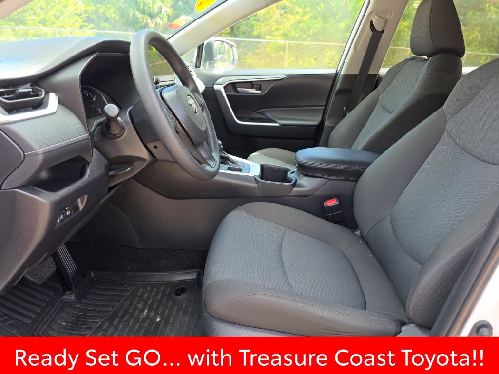 Used 2025 Toyota RAV4 XLE AWD/4WD image 26