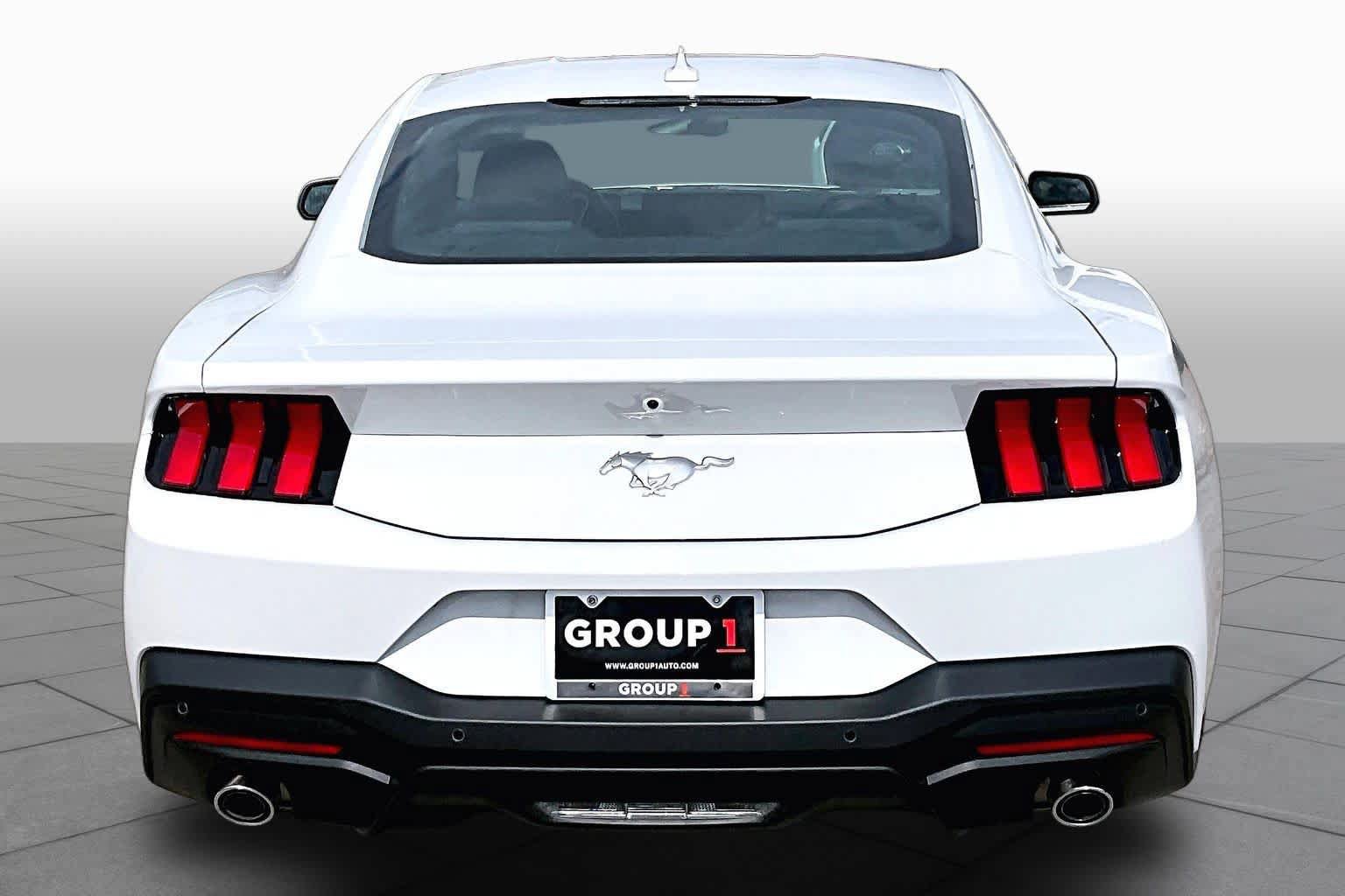 Used 2025 Ford Mustang Coupe RWD image 5