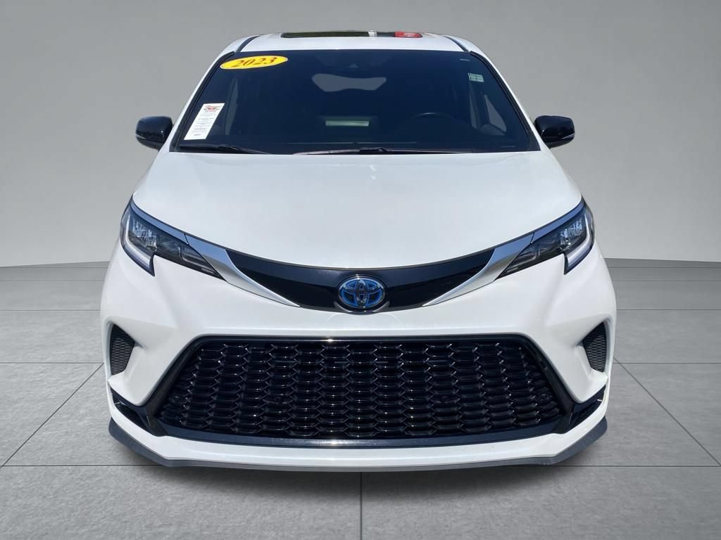 Used 2023 Toyota Sienna XSE FWD image 18