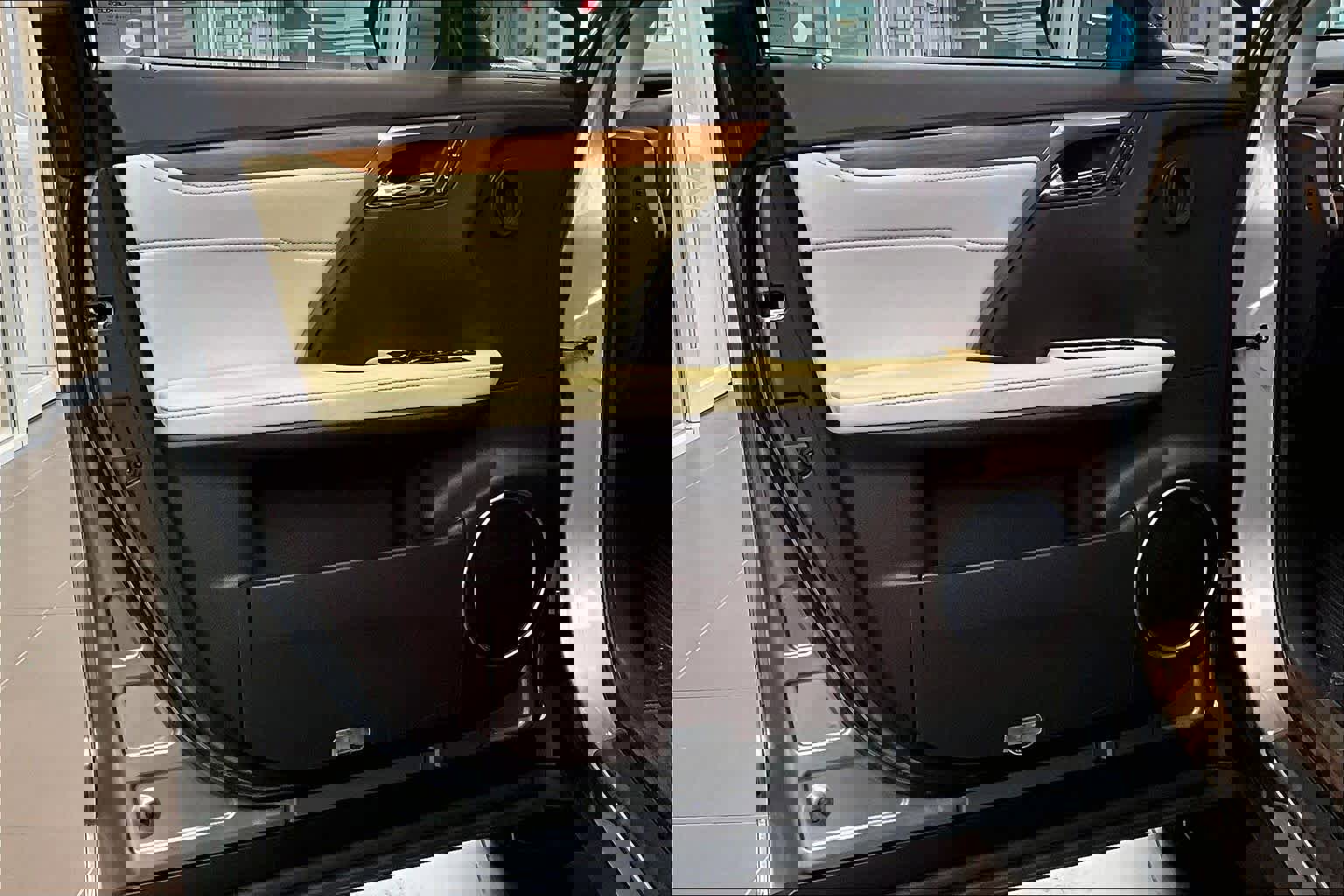 Used 2017 Lexus RX 350 w/ Premium Package image 21