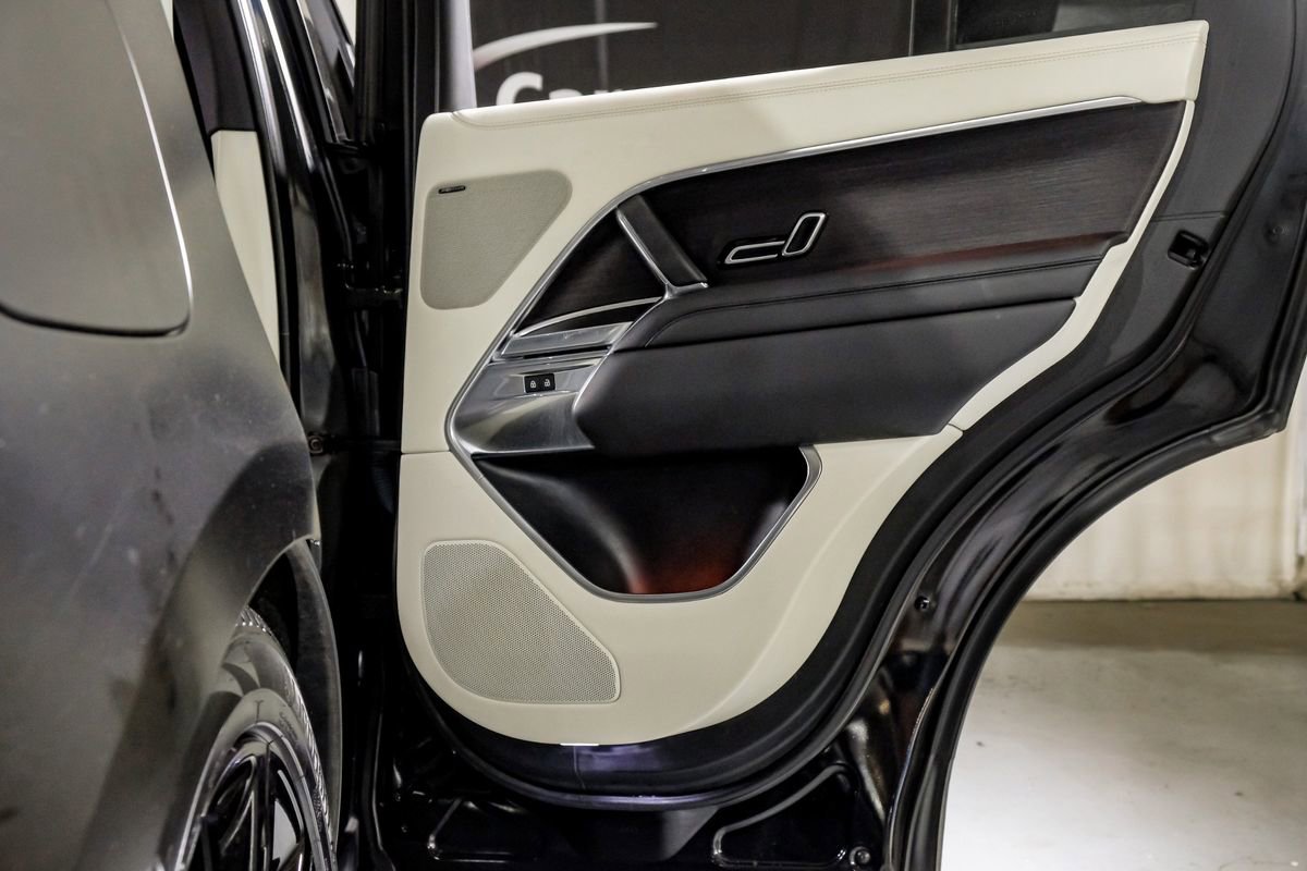 Used 2023 Land Rover Range Rover SE image 37
