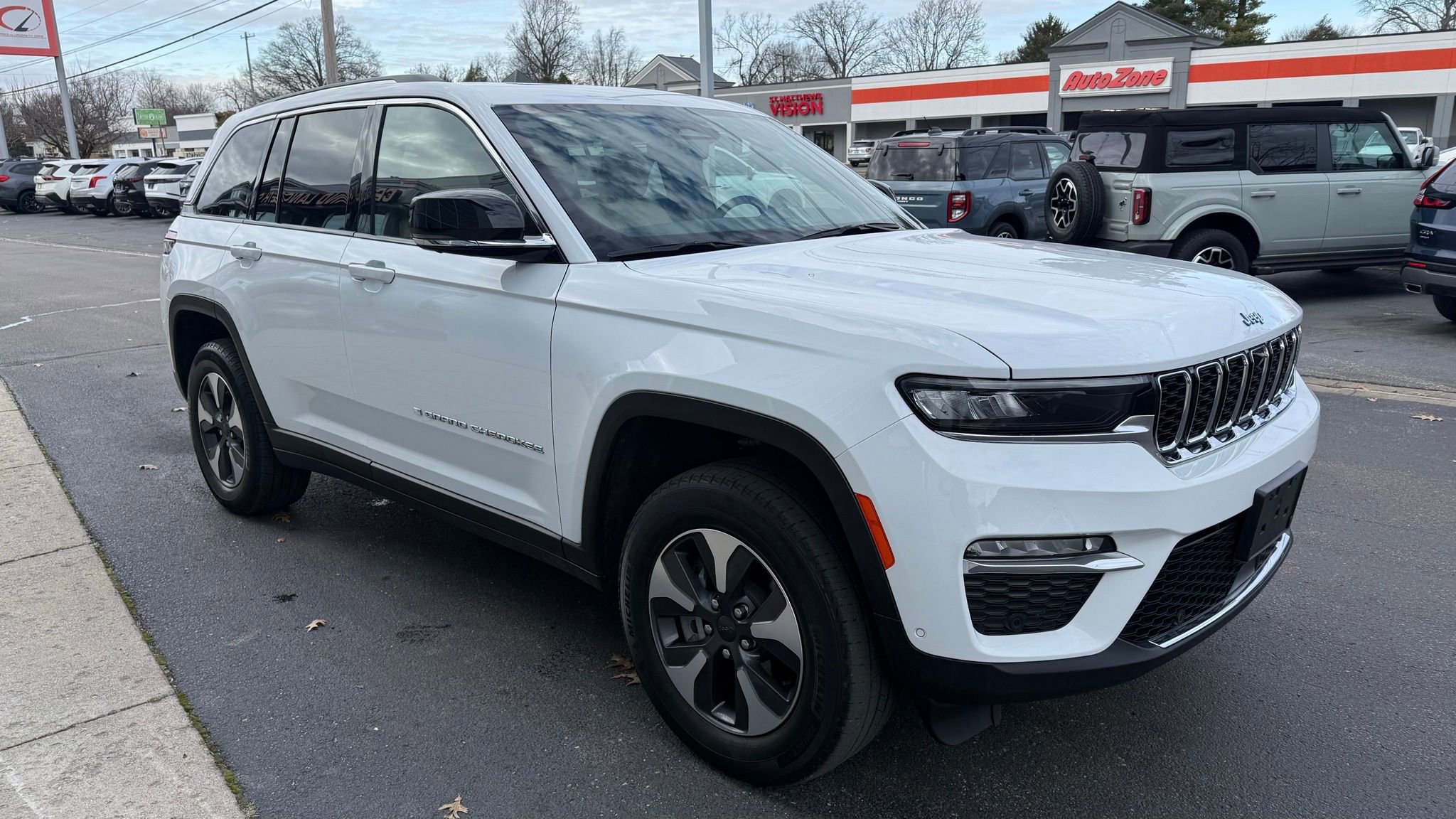 Used 2022 Jeep Grand Cherokee Limited 4xe w/ Luxury Tech Group II image 4
