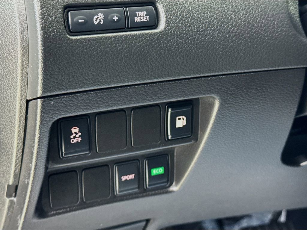 Used 2018 Nissan Rogue S FWD image 11