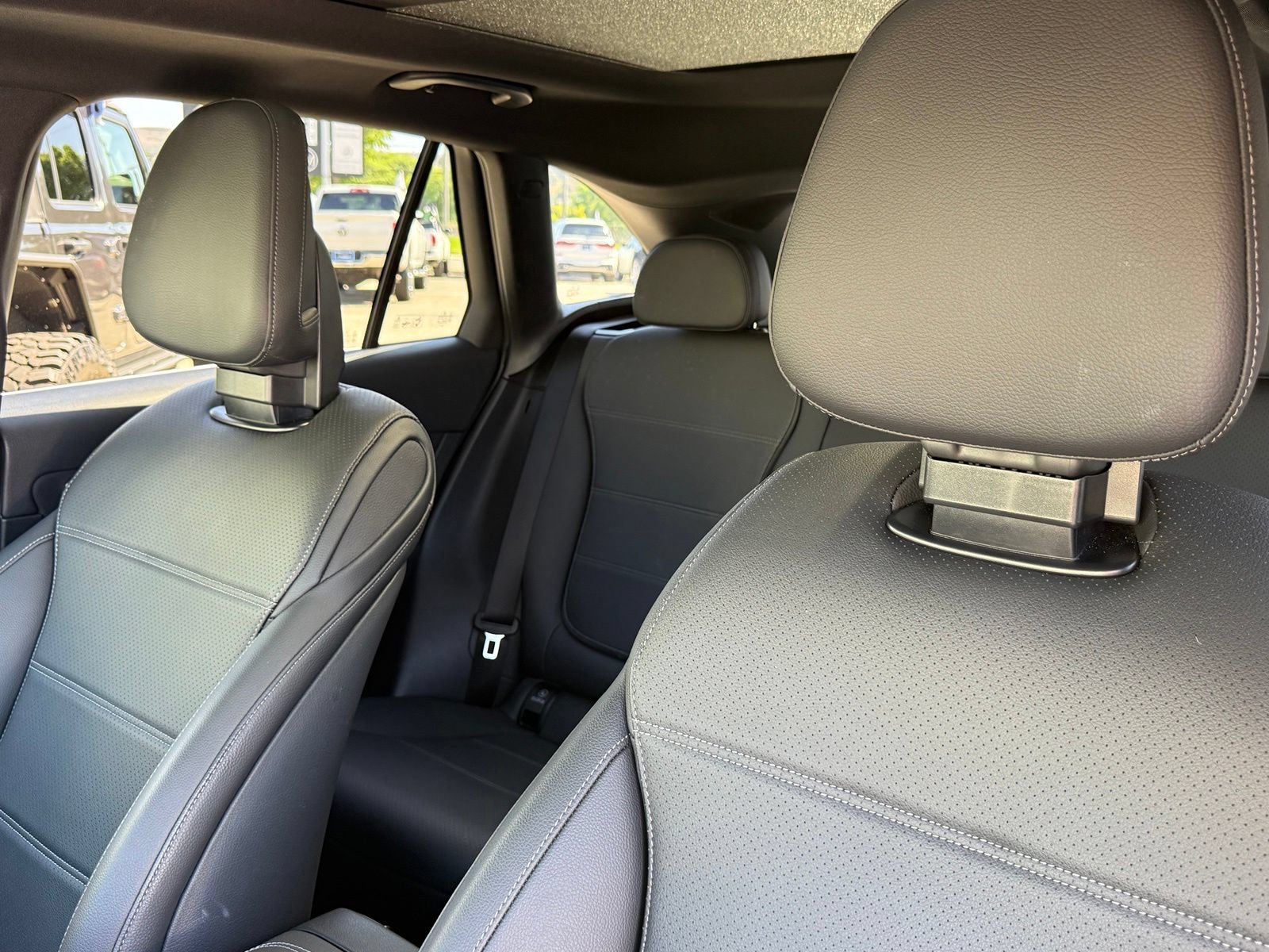 Used 2026 Mercedes-Benz GLC 300 image 27
