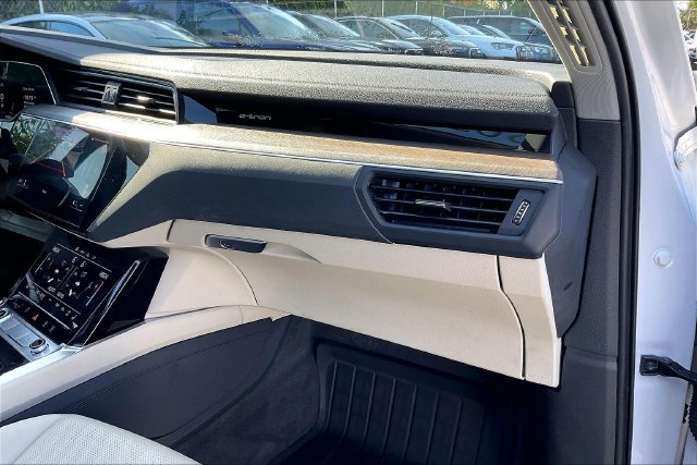 Certified 2024 Audi Q8 e-tron Premium Plus AWD/4WD image 16