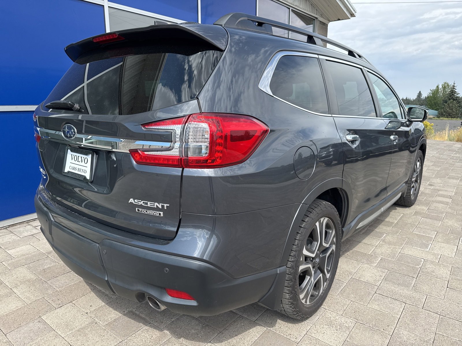 Used 2023 Subaru Ascent Touring image 4