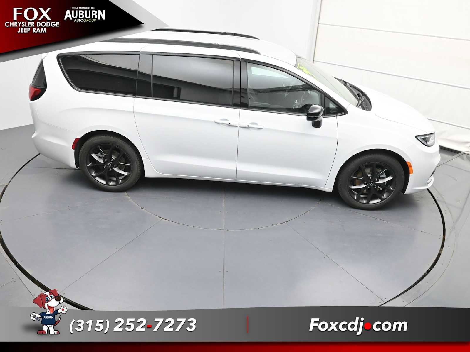 New 2026 Chrysler Pacifica Select w/ S Appearance Package image 30