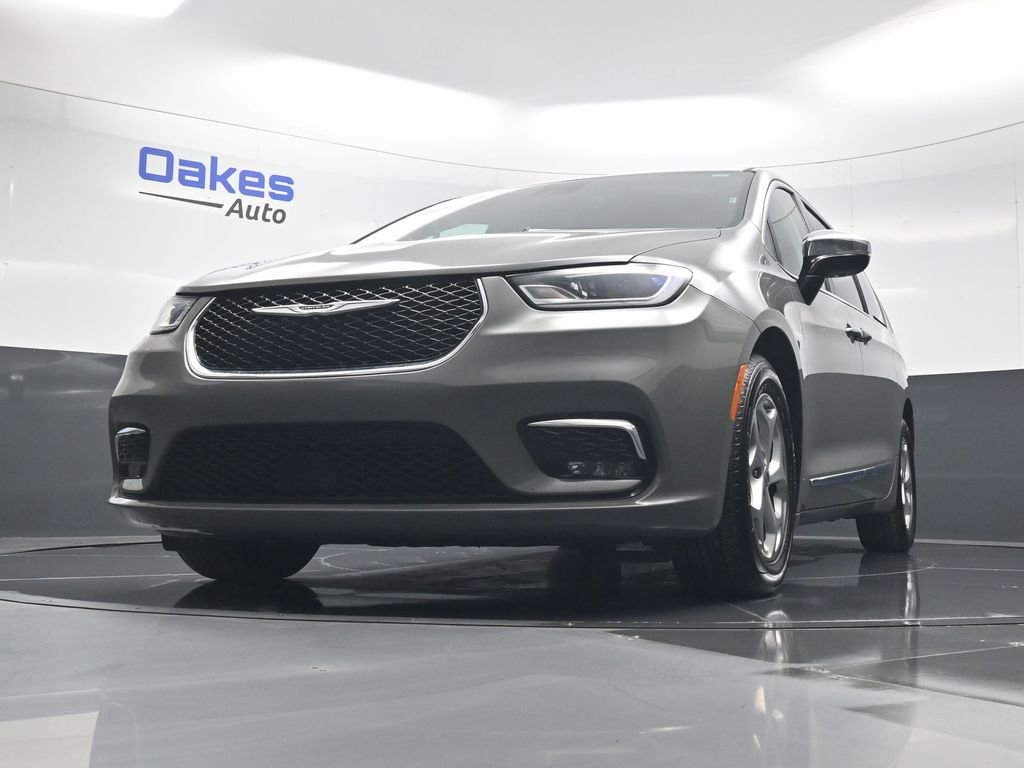 Used 2023 Chrysler Pacifica Limited image 40