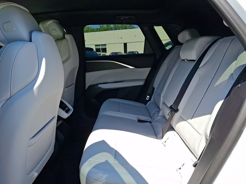 New 2026 Cadillac Lyriq Sport AWD/4WD image 5