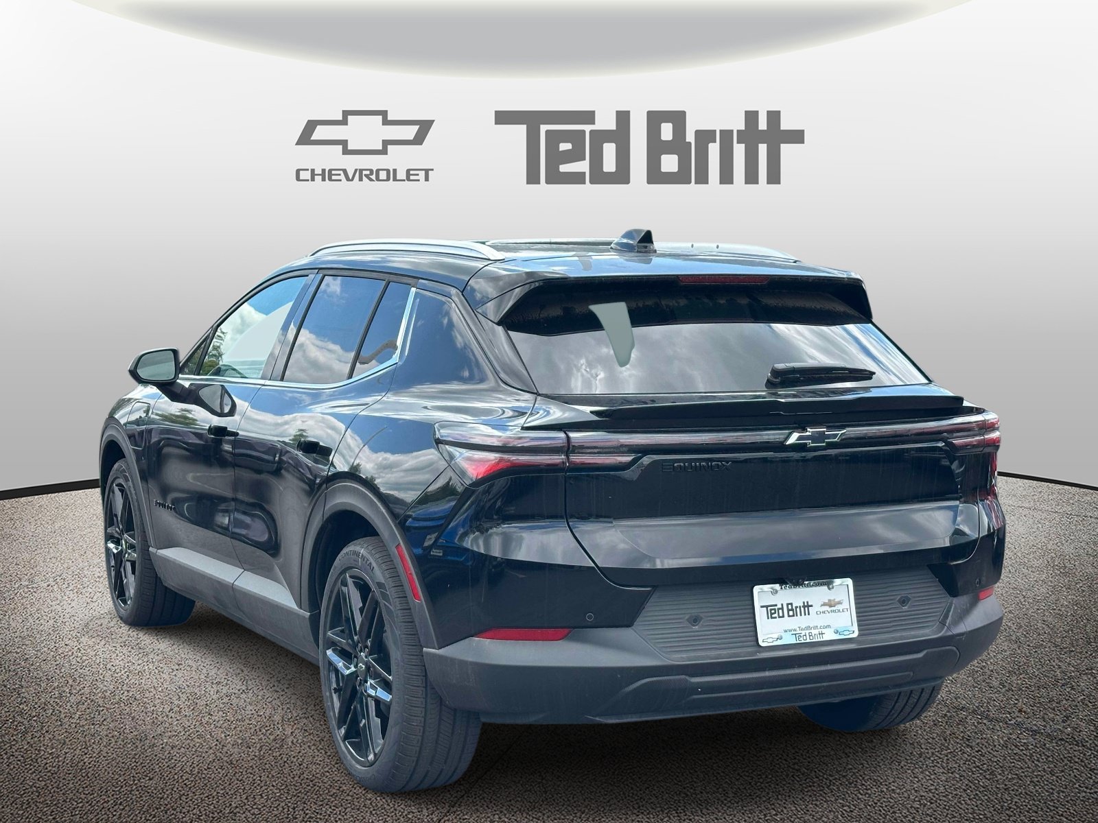 New 2026 Chevrolet Equinox EV LT w/ LPO, Blackout Package FWD image 6