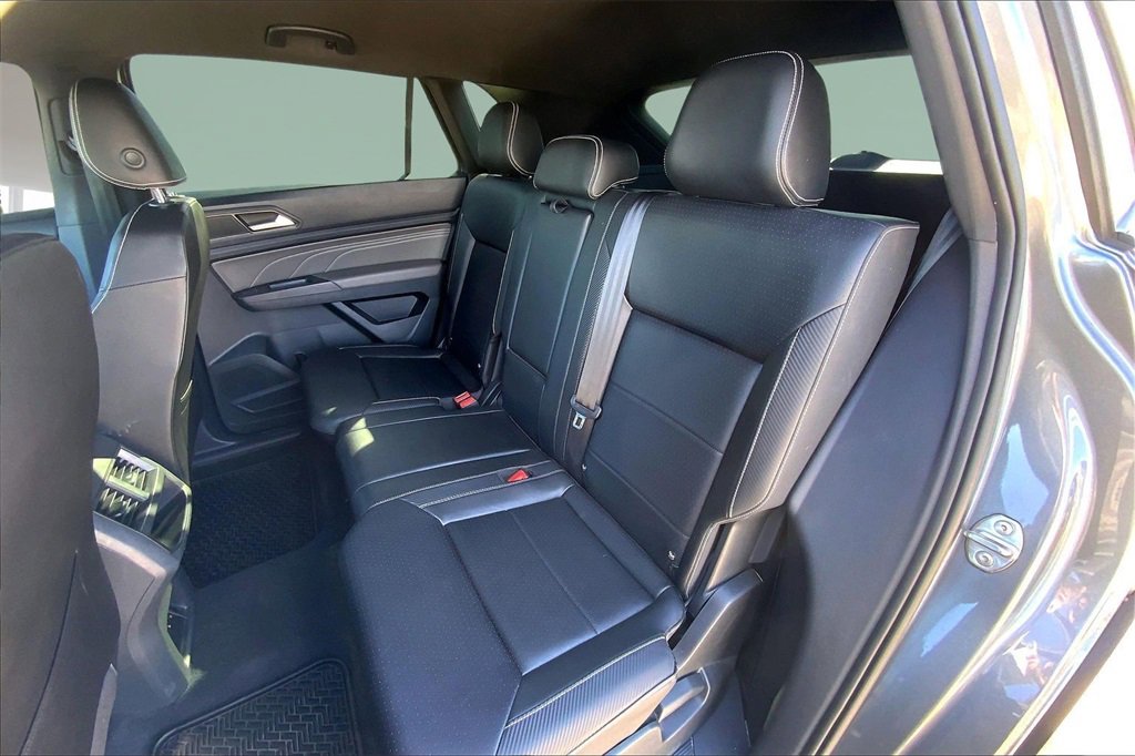 Used 2023 Volkswagen Atlas Cross Sport SE image 25