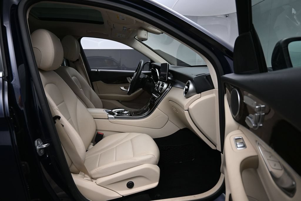 Used 2019 Mercedes-Benz GLC 300 4MATIC image 28