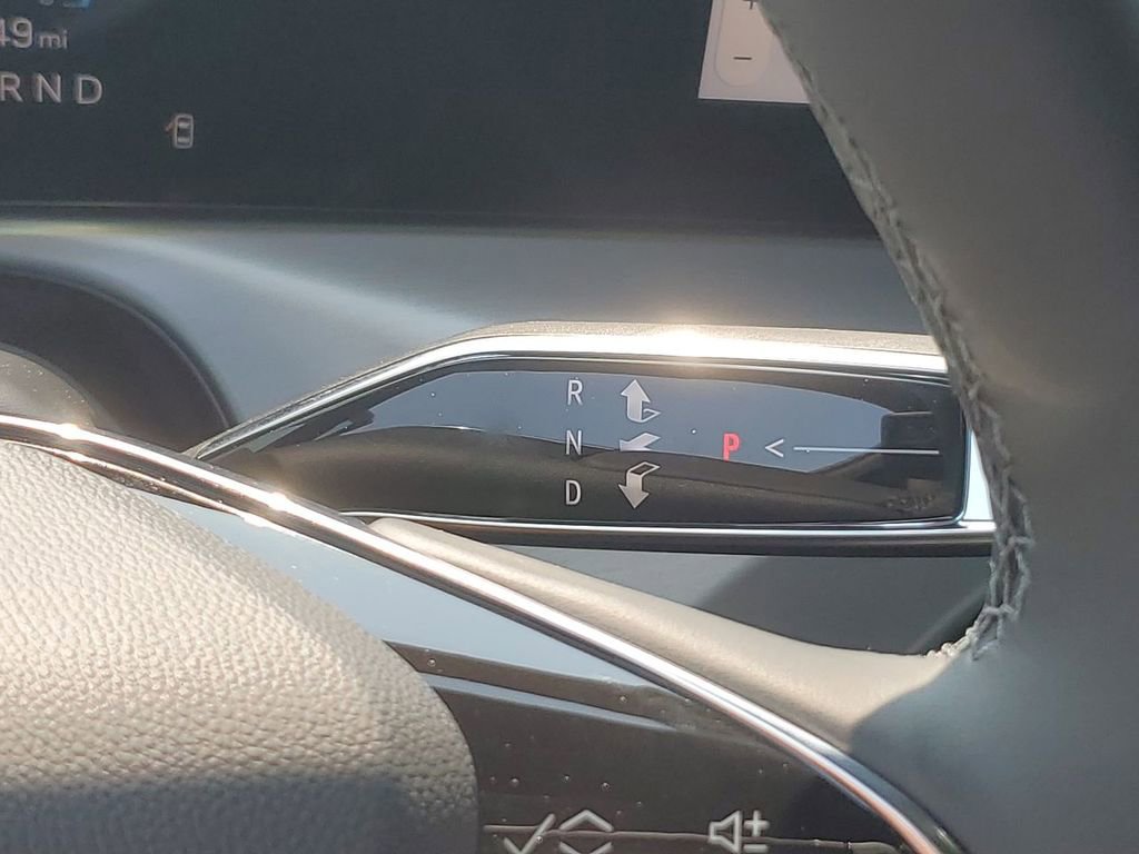 New 2026 Cadillac Vistiq Luxury image 16