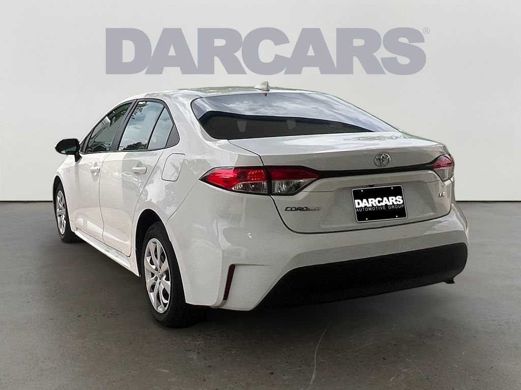Used 2025 Toyota Corolla LE FWD image 5