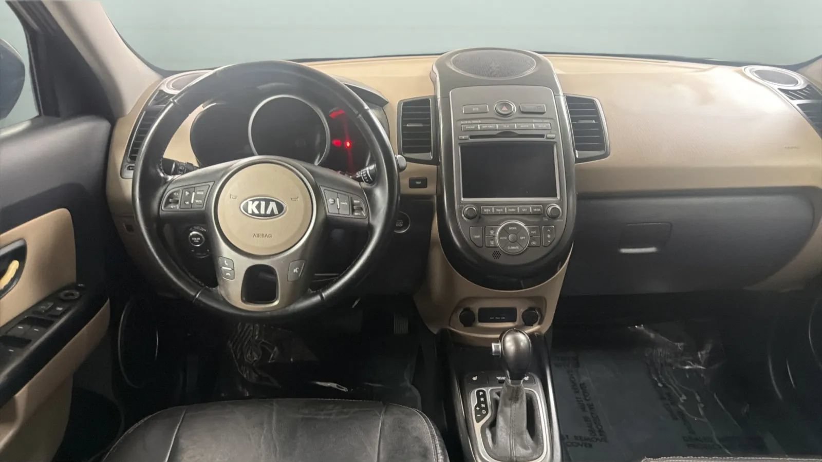 Used 2013 Kia Soul ! w/ Premium Pkg FWD image 10