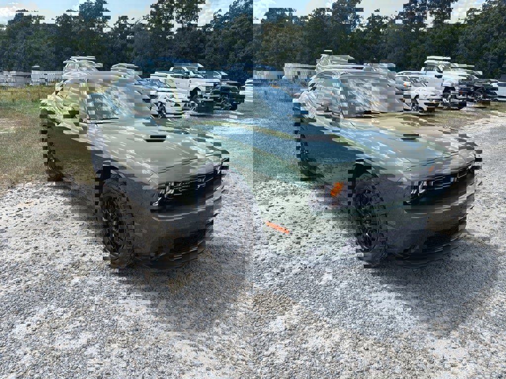 Used 2021 Dodge Challenger SXT image 4