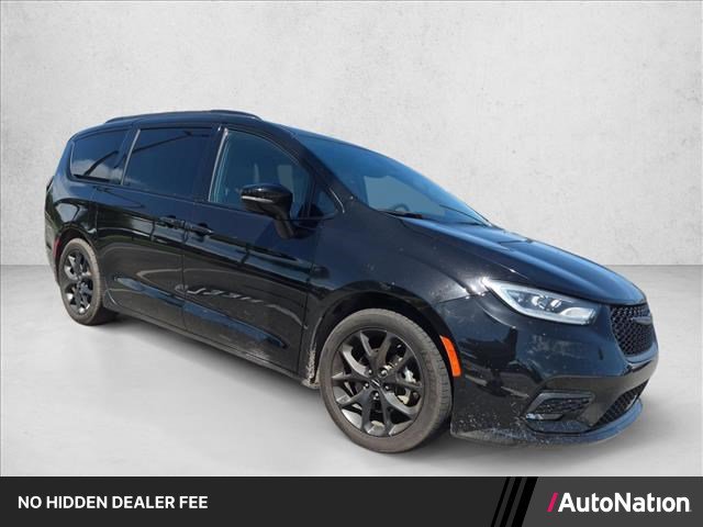 Used 2025 Chrysler Pacifica Limited